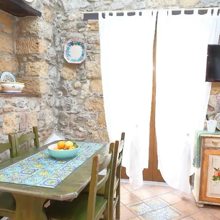 Fuer 2 Personen Ca 30 Qm In Cefalu, Sizilien Nordkueste Von Sizilien