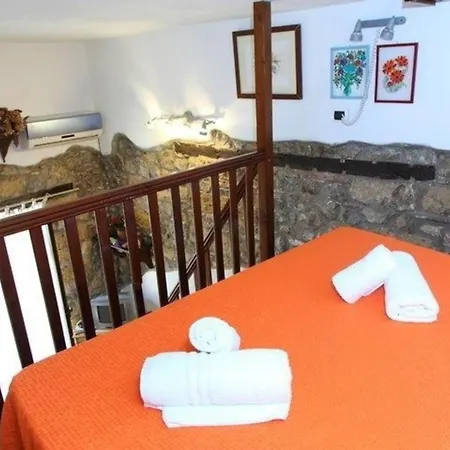 Fuer 2 Personen Ca 30 Qm In Cefalu, Sizilien Nordkueste Von Sizilien *